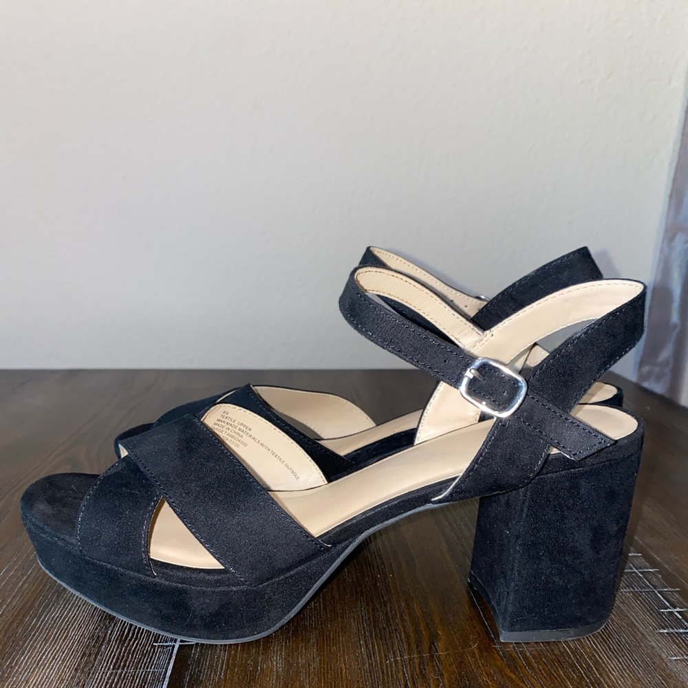 NWOT Black platform wedge 🏁▪️◾️